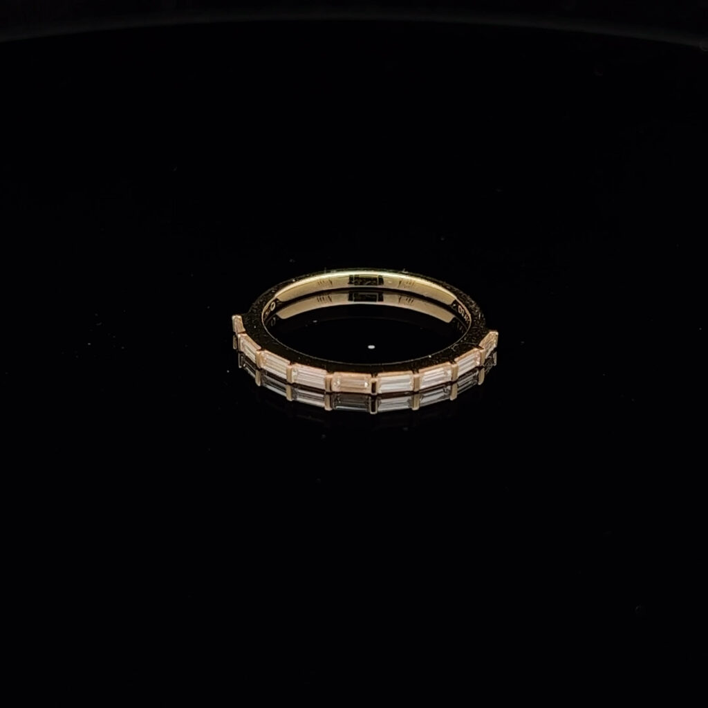 18K Yellow Gold Baguette-Cut Diamond Wedding Band 826049