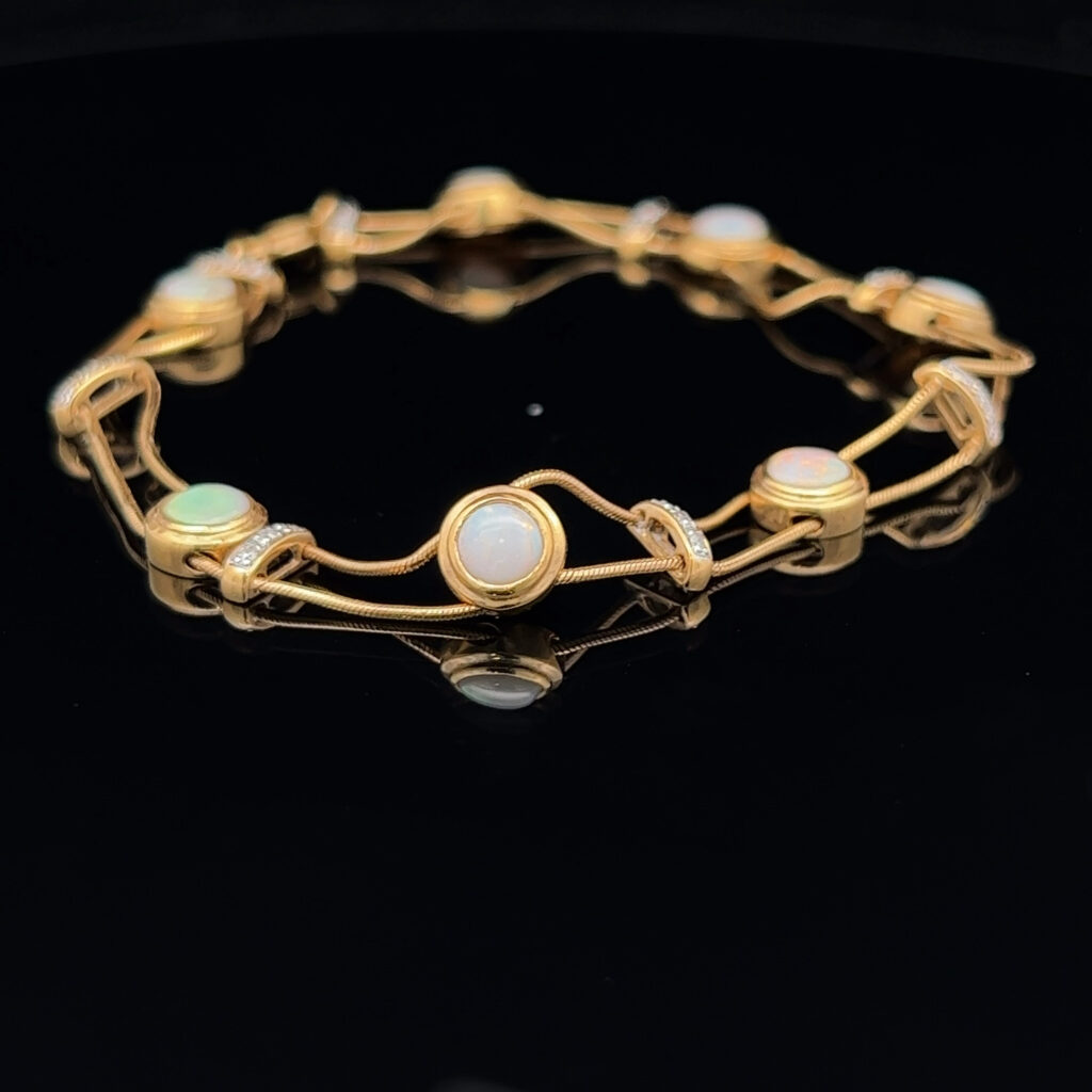 18K Yellow Gold Solid Light opal & Diamond Bracelet