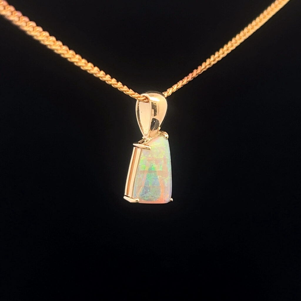 9K Yellow Gold Solid Crystal Opal Pendant