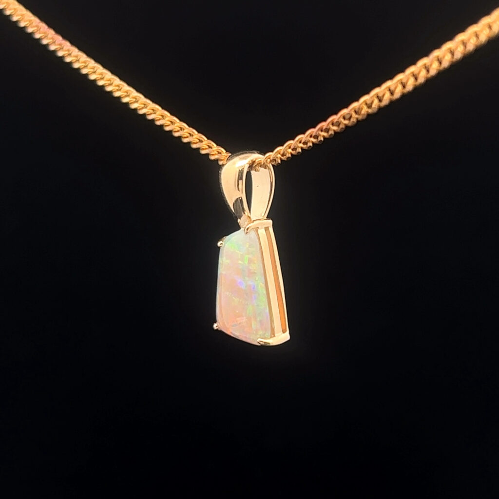 9K Yellow Gold Solid Crystal Opal Pendant