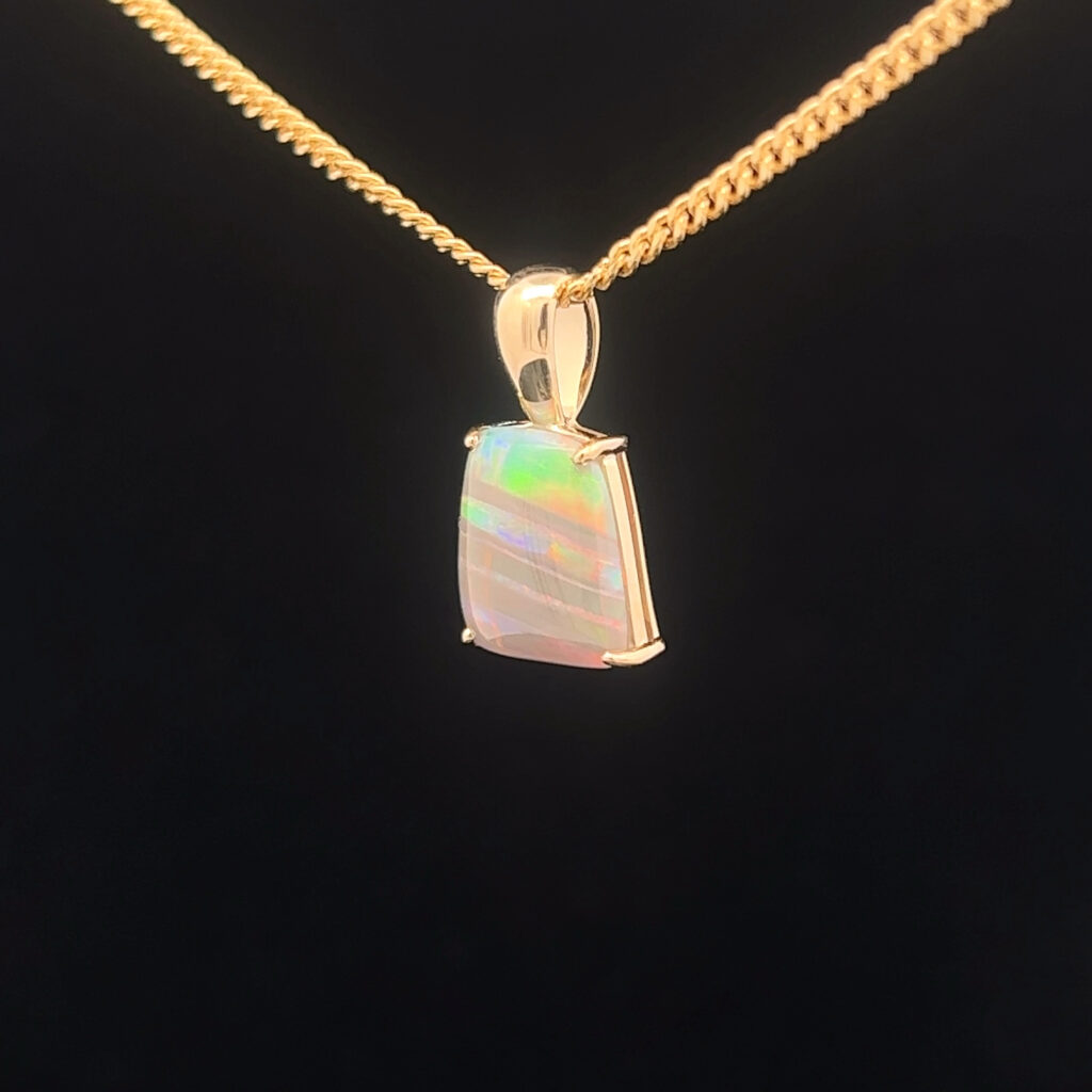 9K Yellow Gold Solid Crystal Opal Pendant