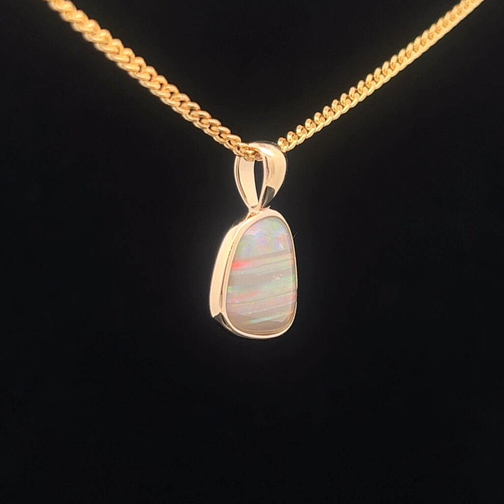 9K Yellow Gold Solid Crystal Opal Pendant