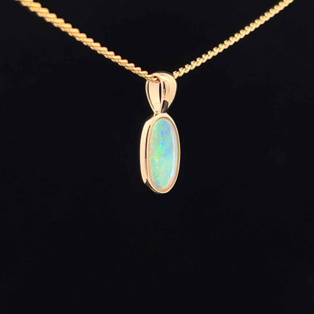 9K Yellow Gold Solid Crystal Opal Pendant