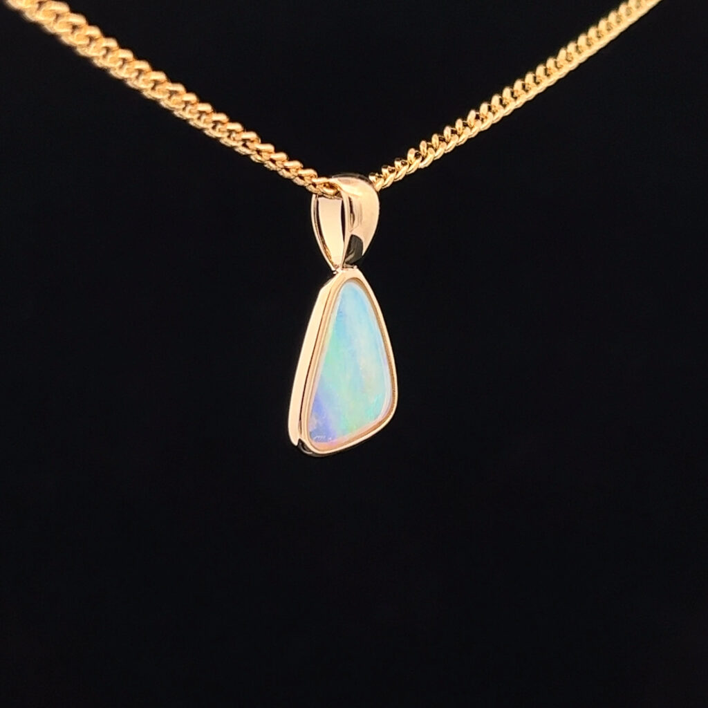 9K Yellow Gold Solid Crystal Opal Pendant