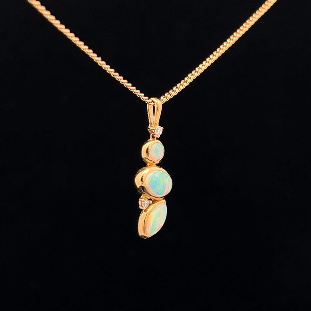 18K Yellow Gold Solid Crystal Opal & Diamond Pendant 68408