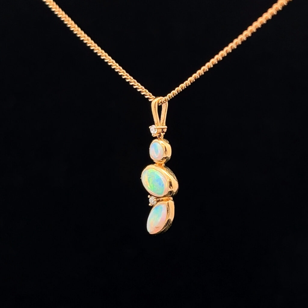 18K Yellow Gold Solid Crystal Opal & Diamond Pendant 68408