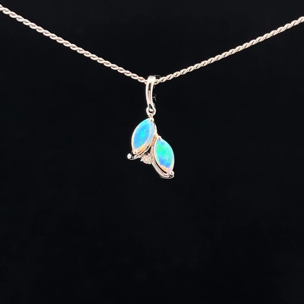 18K White Gold Solid Crystal Opal Pendant 68417