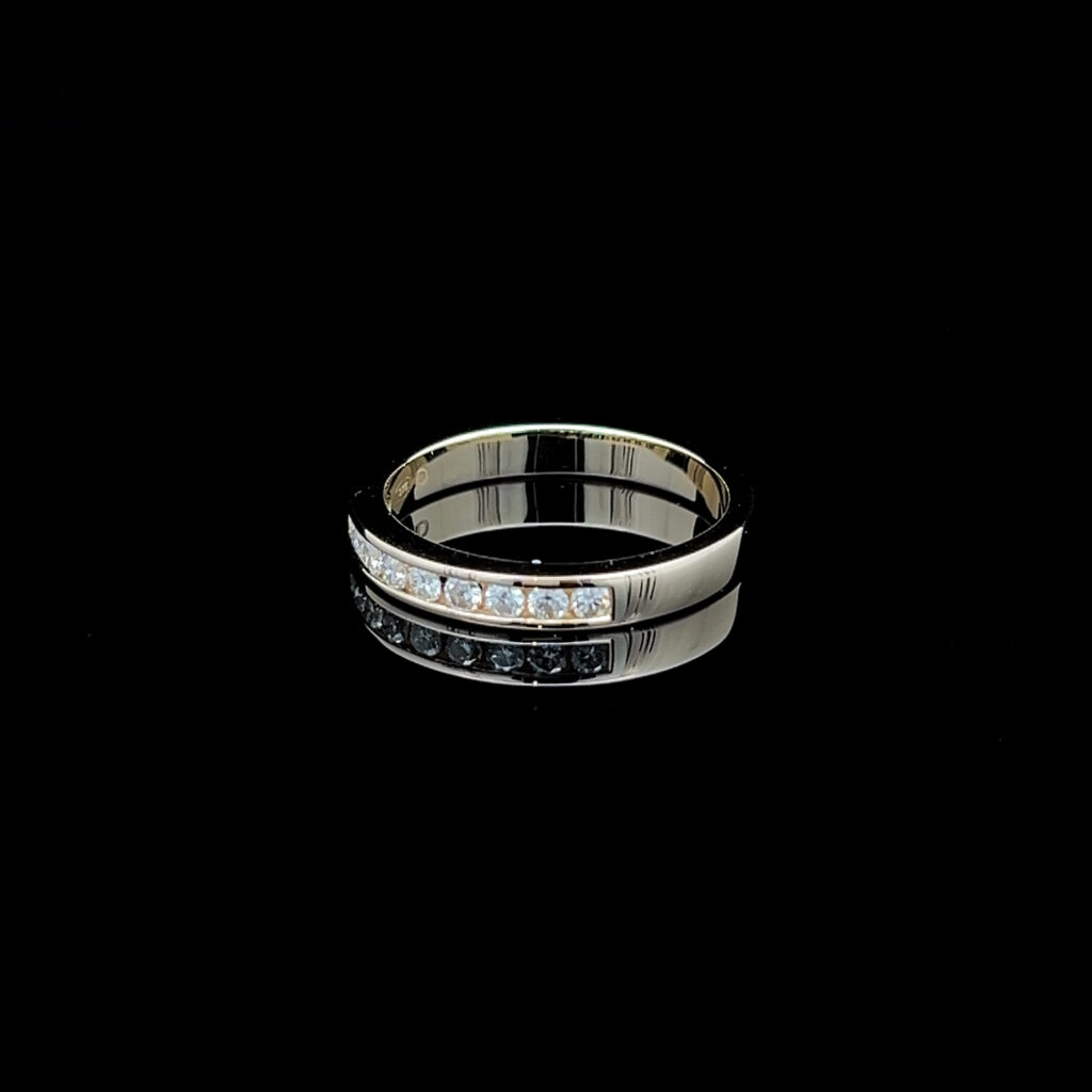 18K Rose Gold Fine Diamond Wedding Band 826411