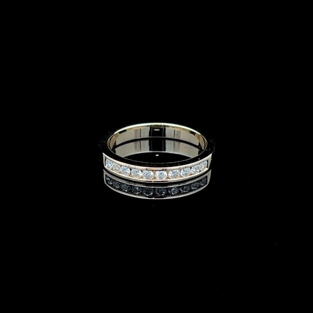 18K Rose Gold Fine Diamond Wedding Band 826411