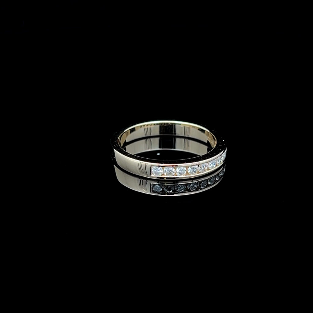 18K Rose Gold Fine Diamond Wedding Band 826411