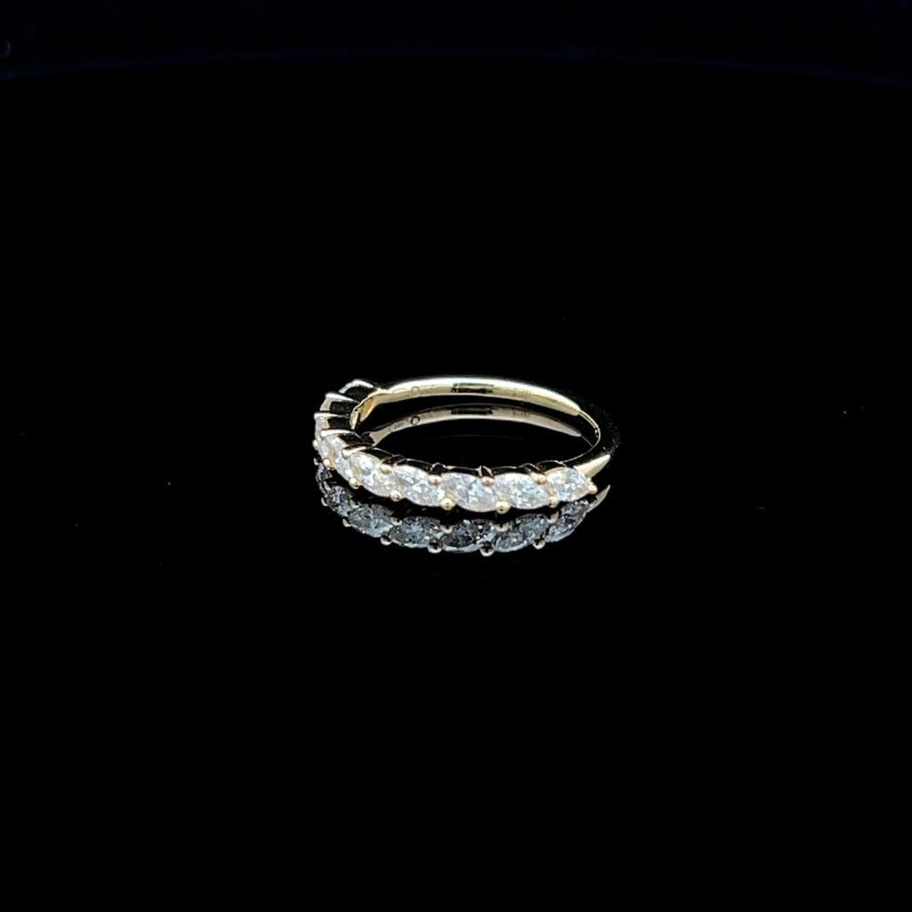 18K Rose Gold Fine Diamond Wedding Band 826411