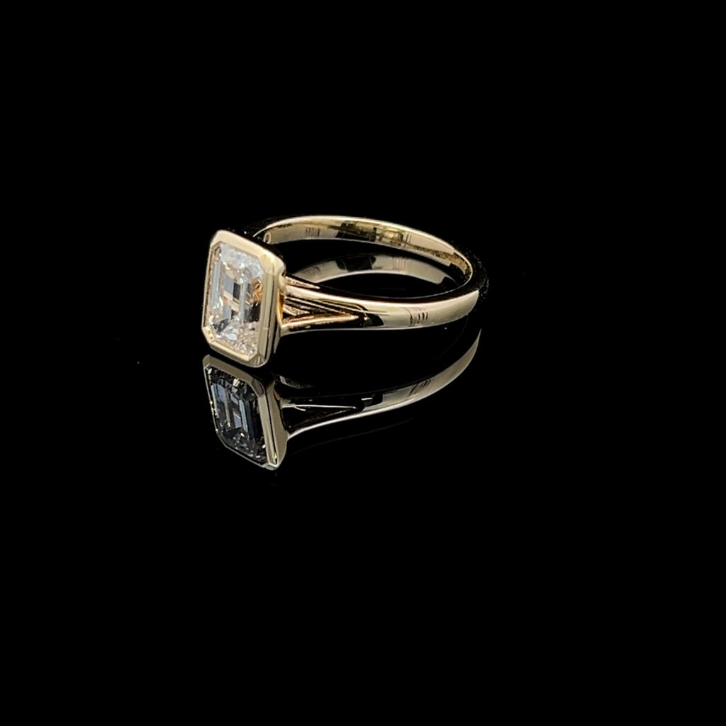 18K Yellow Gold Solitaire Diamond Engagement Ring 826470