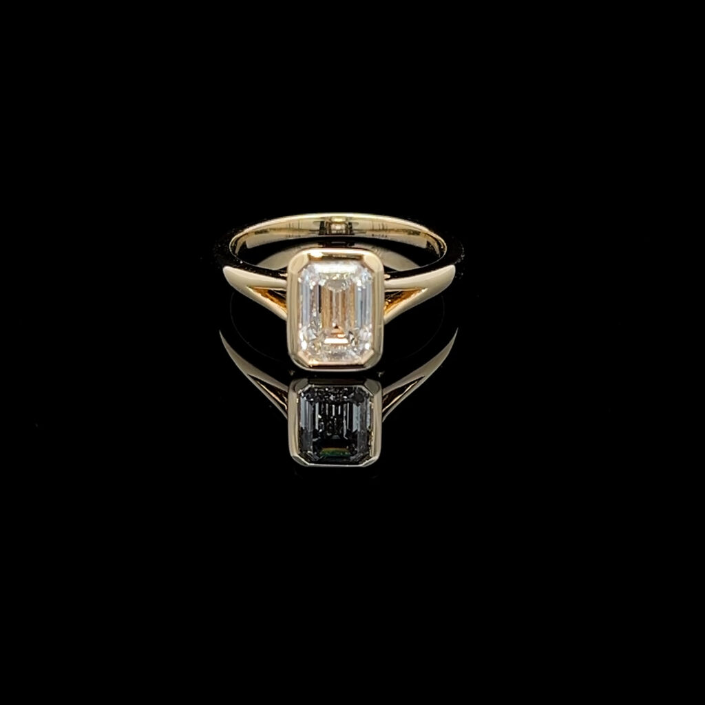 18K Yellow Gold Solitaire Diamond Engagement Ring 826470