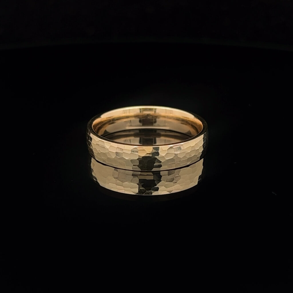 9K Yellow Gold hammered Wedding Band 918204